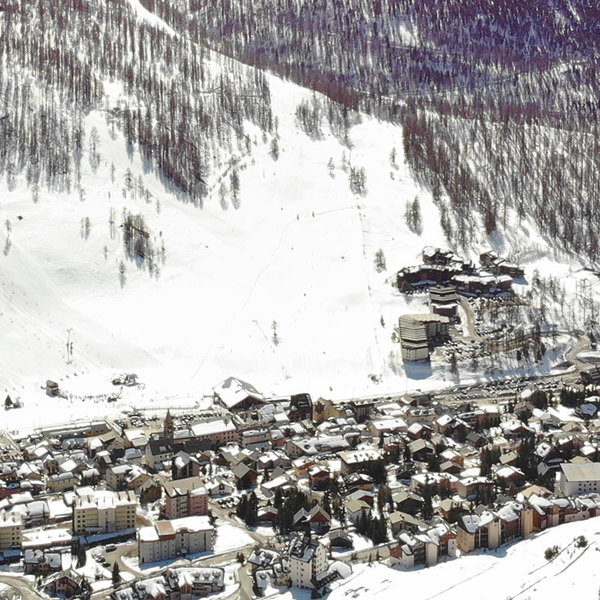 Heart of the village, 3 min from the slopes