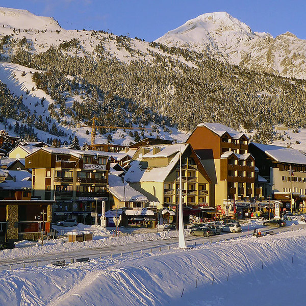 Snow front, center of the resort